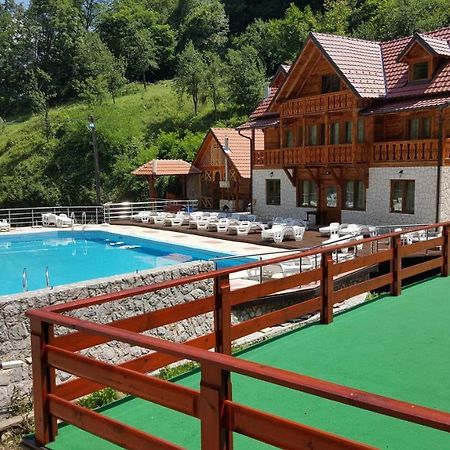 Villa Izvor Bazeni Vrela à Užice Extérieur photo